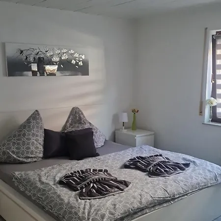 Moderne, Ruhige Ferienwohnung! Apartament *